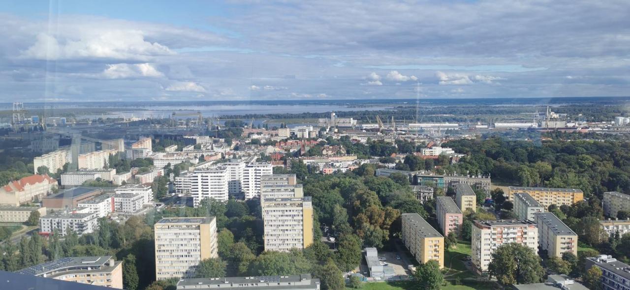 Apartment Miodowy W Hanza Tower -sauna&pool *