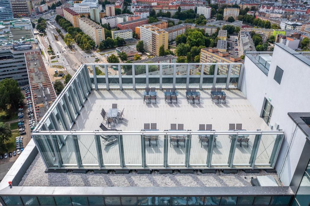 Apartment Miodowy W Hanza Tower -sauna&pool